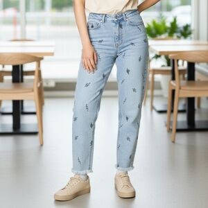 Tinseltown Light Wash Jeans Sz 7 Embroidered Snakes